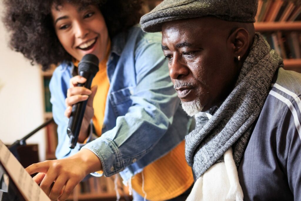 5 Tips of Intergenerational Learning Broadview Senior Living